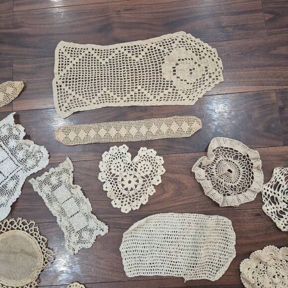 Crochet, 14 Vintage Vintage Medium Ivory, Cream Ecru Cotton Doilies, Handmade - Picture 5 of 7